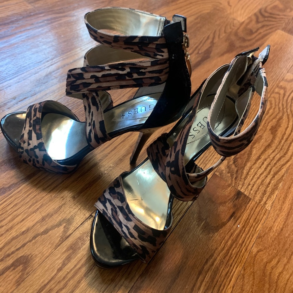 Guess printed sandals 6.5M